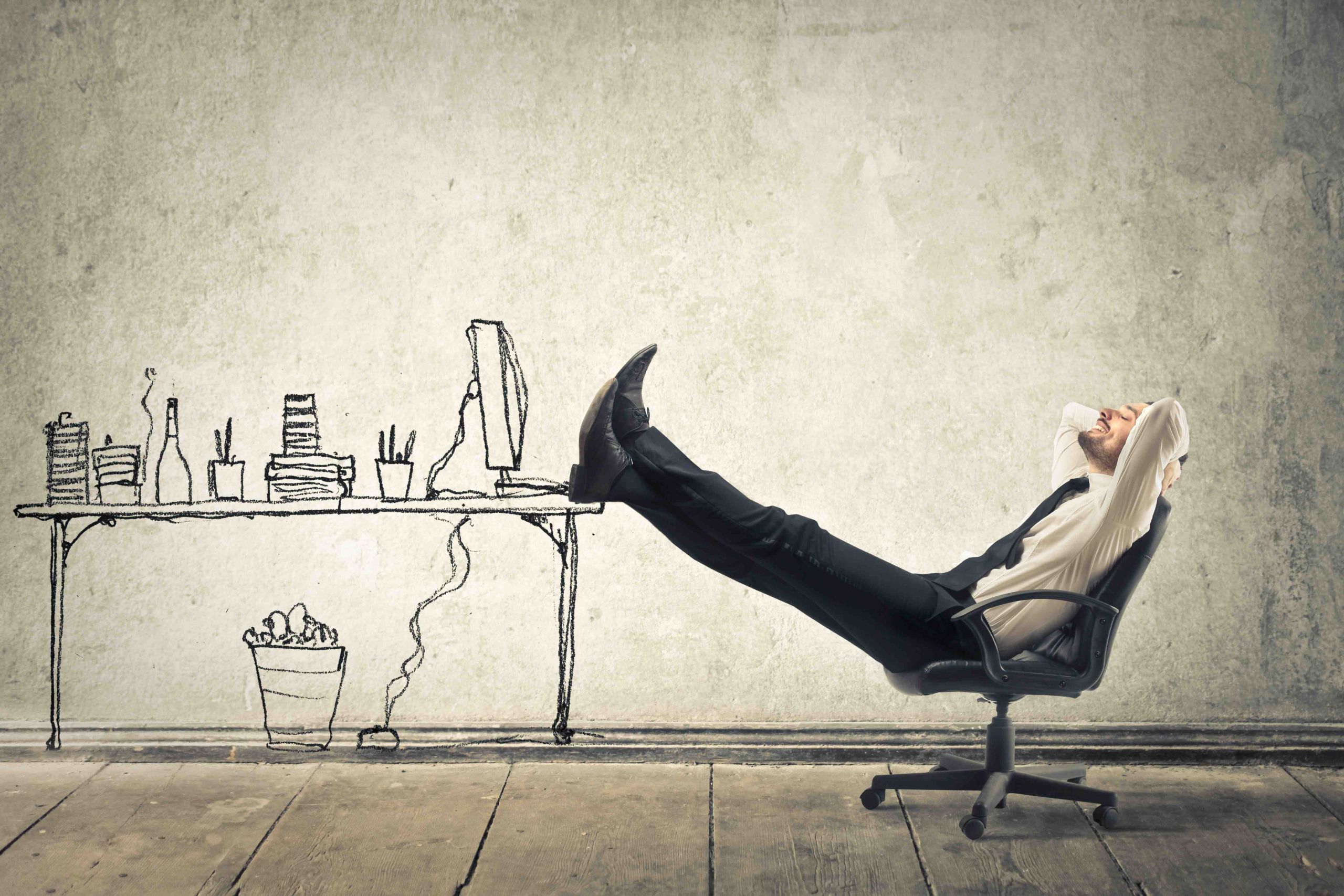 MAN-ON-CHAIR_small-scaled